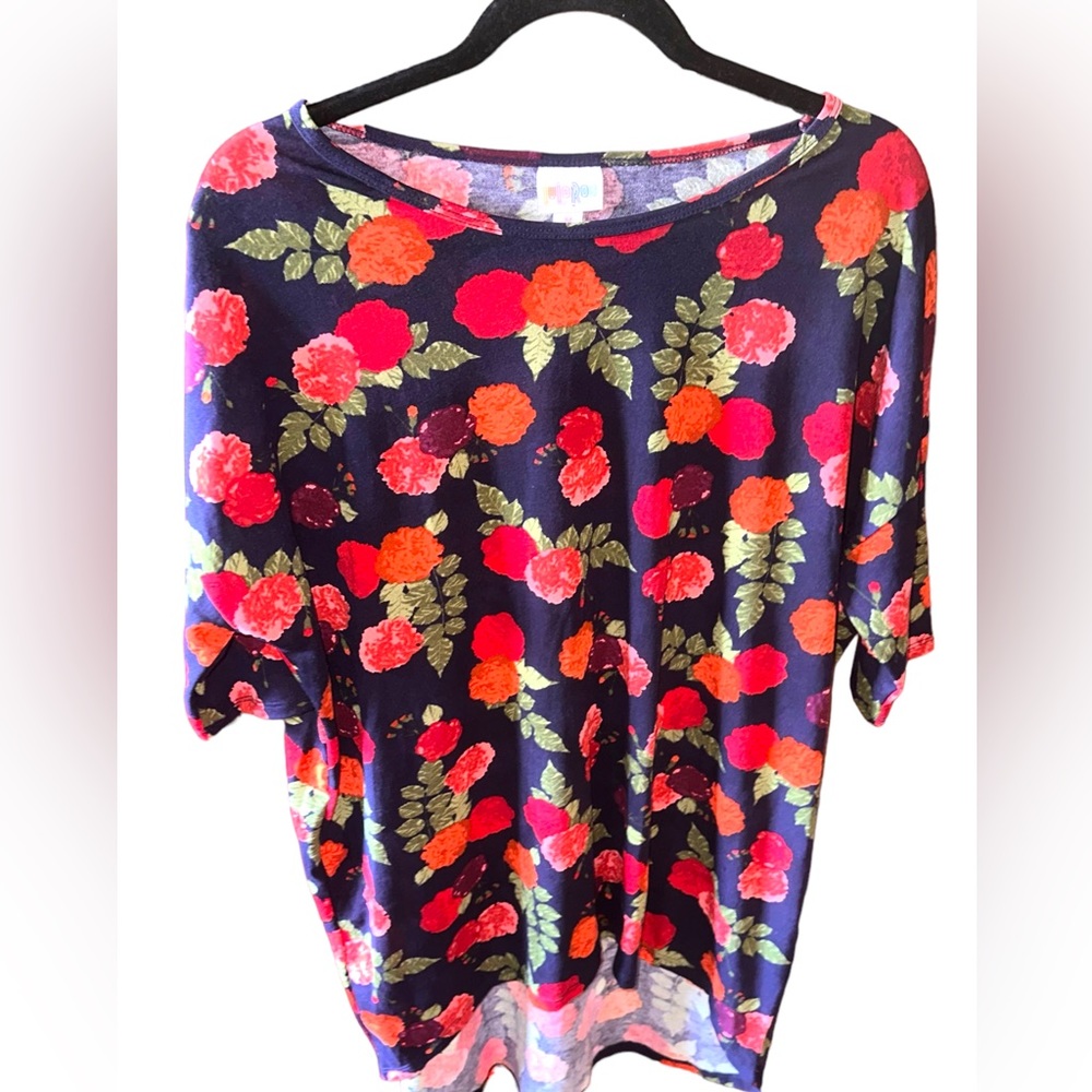 Lularoe Size Medium Irma tunic with red roses! Great versatile‎ style! EUC.